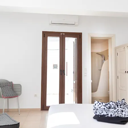 Depis Place And Apartments アパート Naxos City